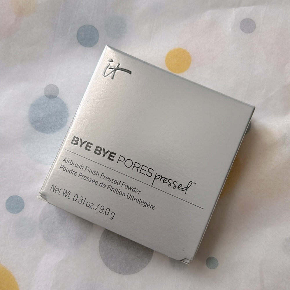 It cosmetics [new with box]